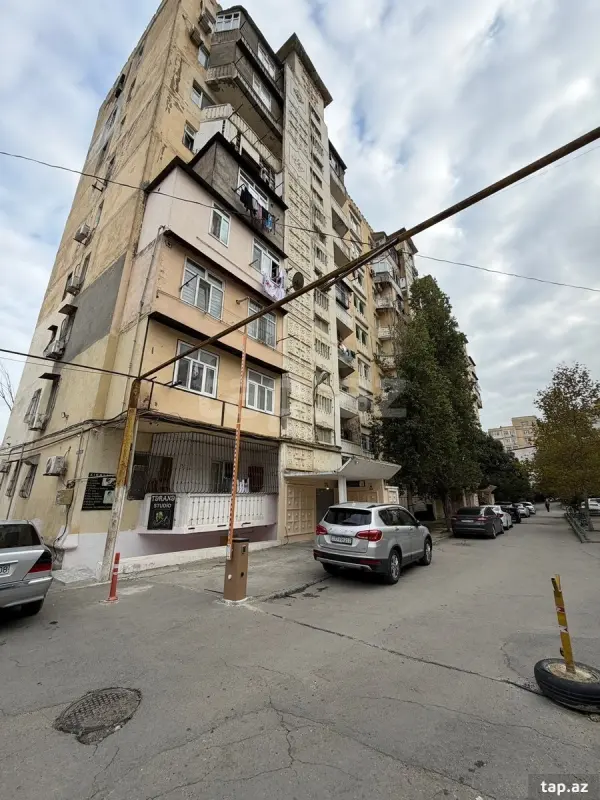 Satılır 4 otaqlı mənzil 120 m²