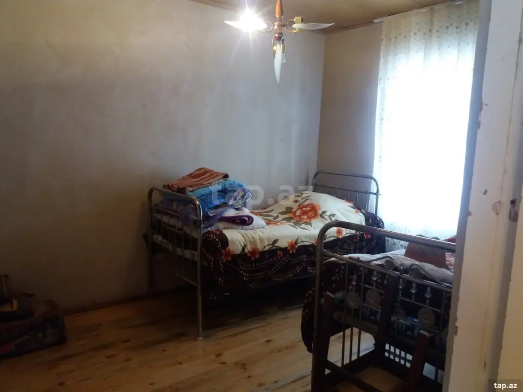 Satılır 3 otaqlı həyət evi 300 m²