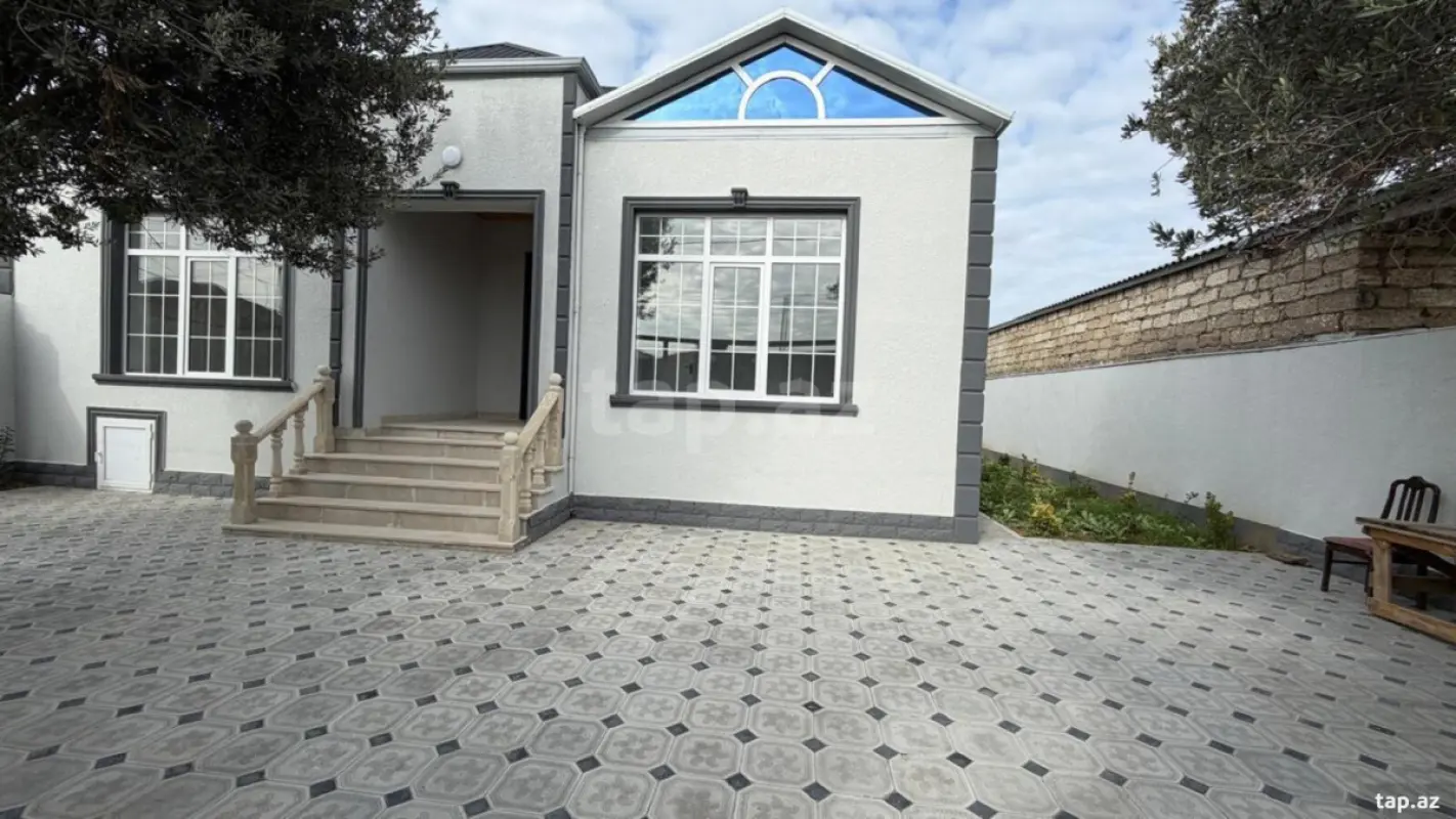 Satılır 4 otaqlı həyət evi 130 m²