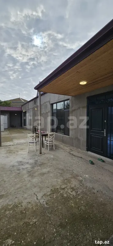 Satılır 4 otaqlı həyət evi 220 m²
