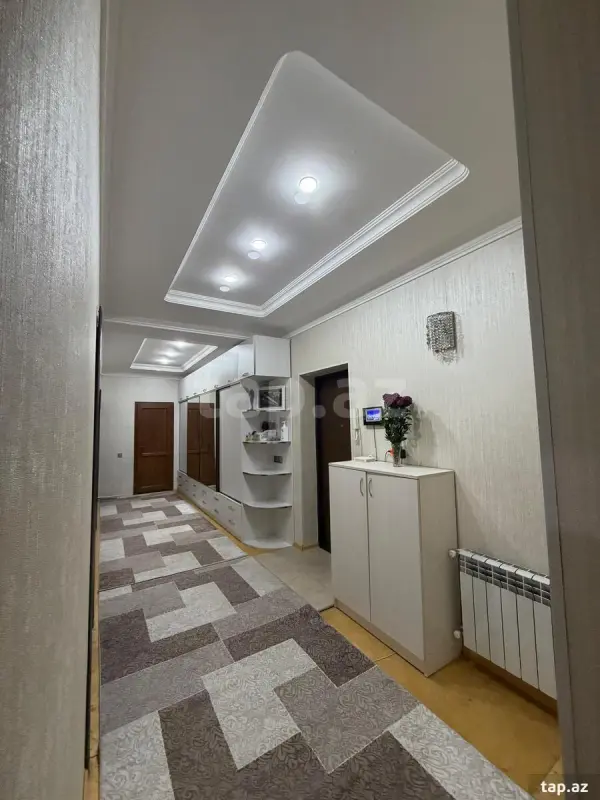 Satılır 3 otaqlı yeni tikili 105 m²