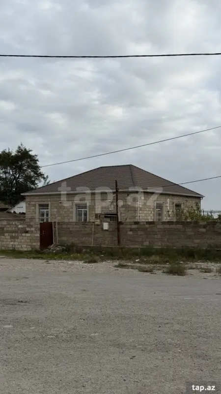 Satılır 4 otaqlı həyət evi 100 m²