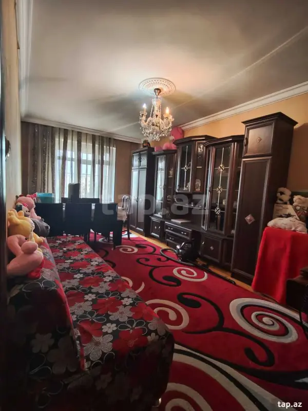 Satılır 4 otaqlı mənzil 80 m²