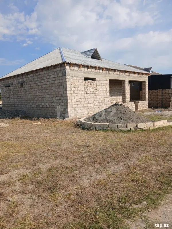 Satılır 4 otaqlı həyət evi 114 m²