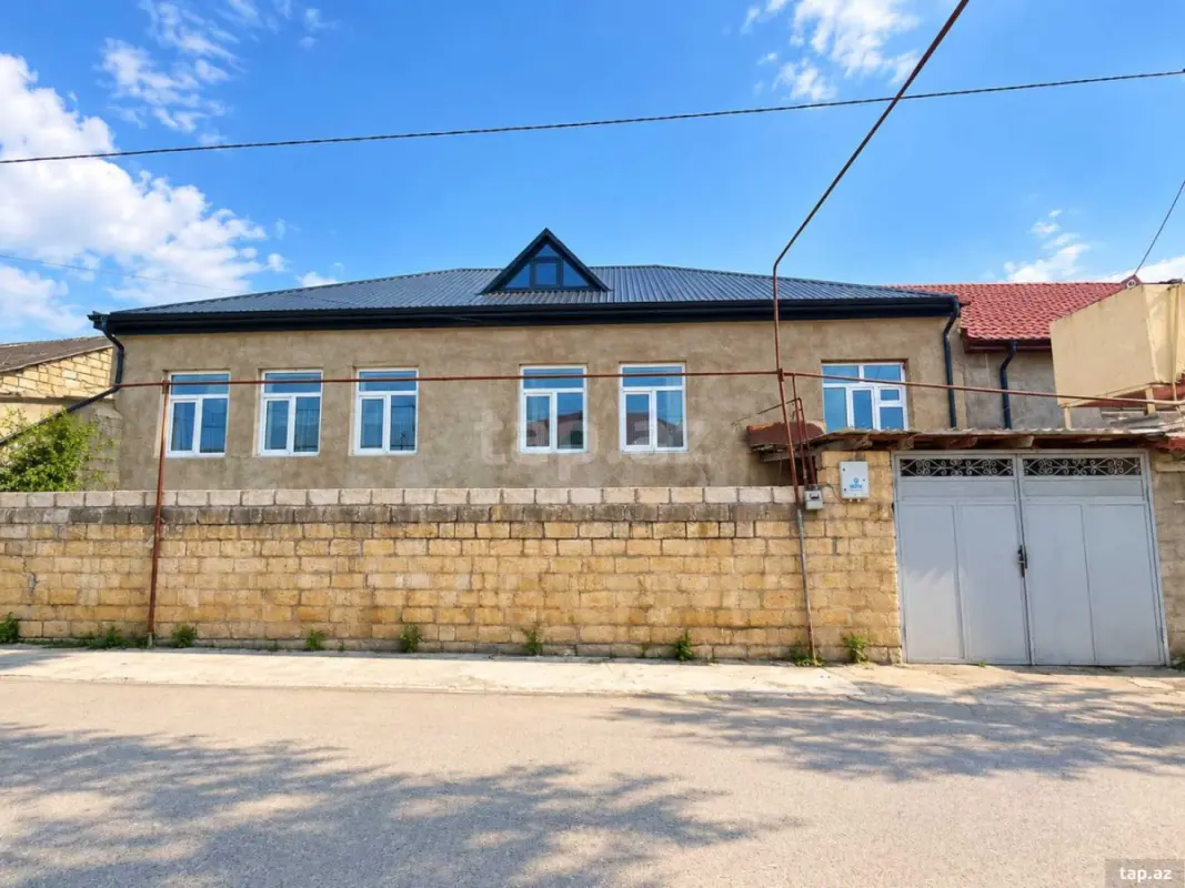 Satılır 3 otaqlı həyət evi 251.4 m²