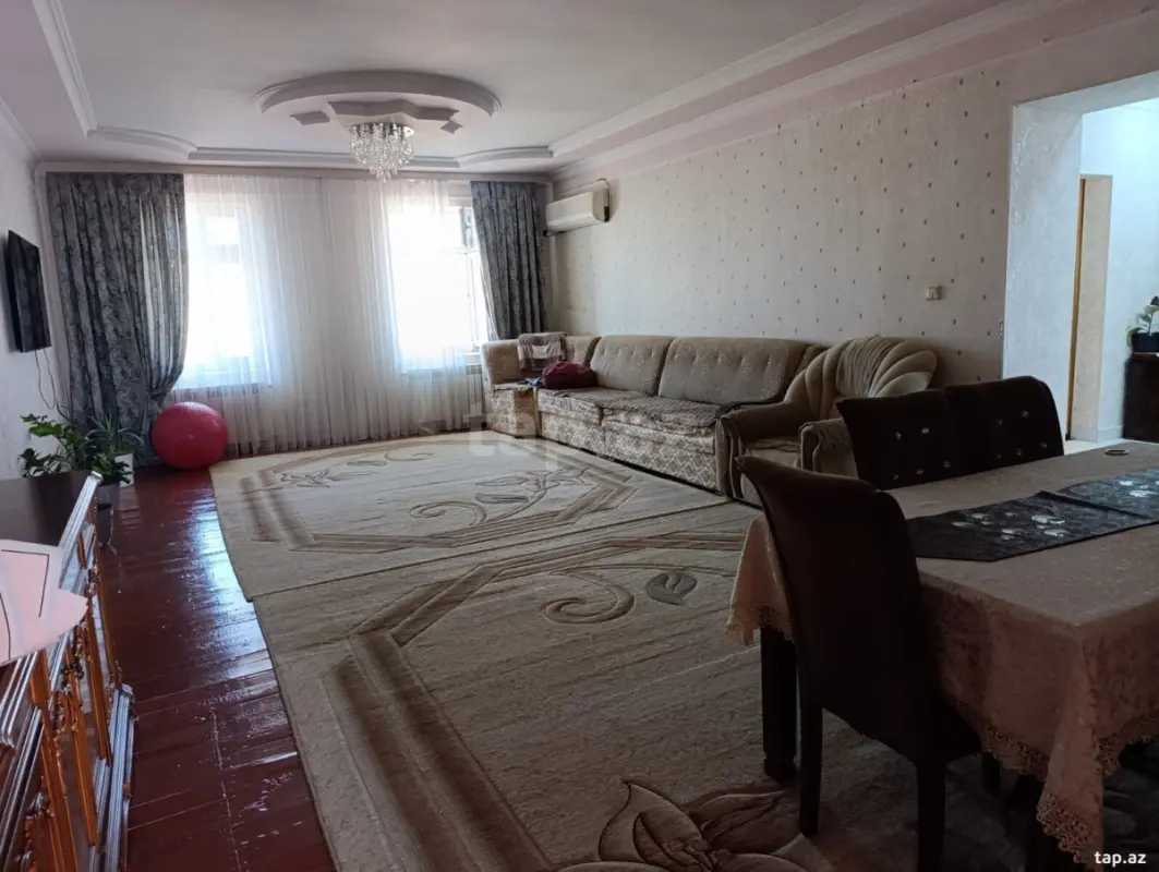 Satılır 4 otaqlı həyət evi 200 m²