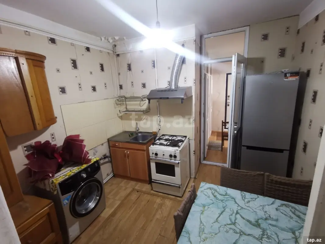 Kirayə verilir 2 otaqlı mənzil 90 m²