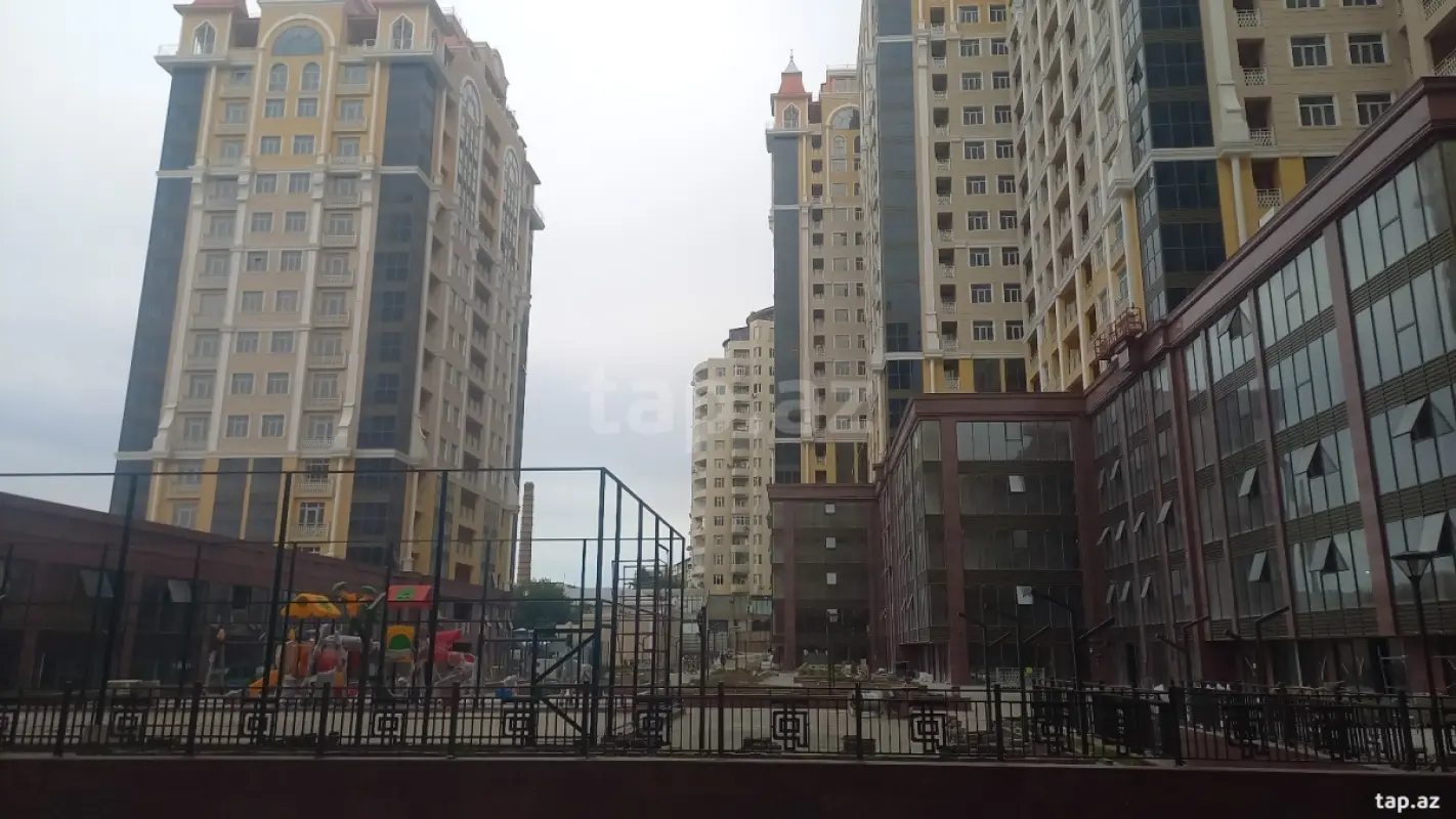 Satılır 3 otaqlı yeni tikili 80 m²