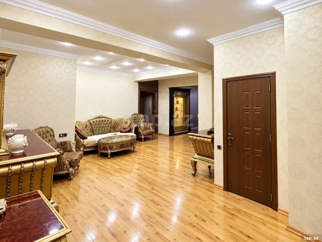 Satılır 3 otaqlı yeni tikili 120 m²