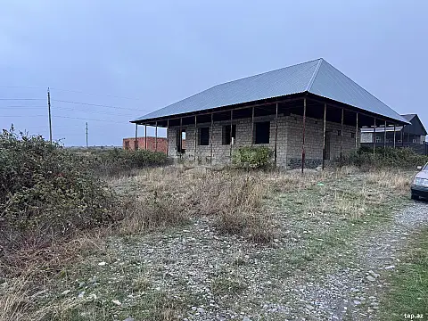Satılır 6 otaqlı həyət evi 600 m² — Şəki 6 otaq 600.00 m²