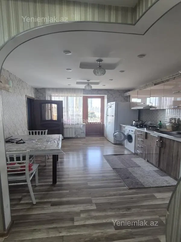 Satılır 2 otaqlı köhnə tikili 55 m²