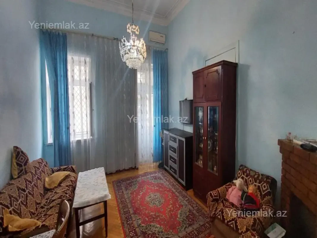 Satılır 3 otaqlı köhnə tikili 85 m²