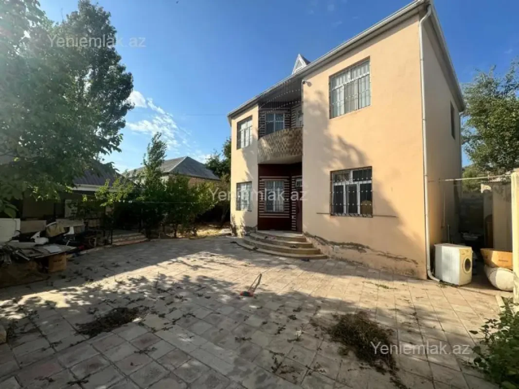 Satılır 6 otaqlı həyət evi 180 m²
