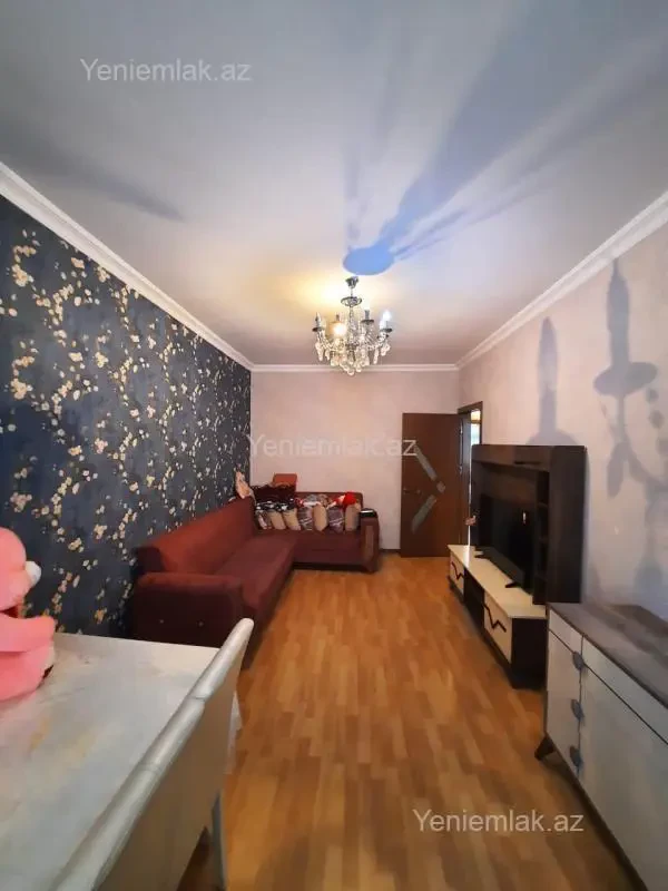 Satılır 2 otaqlı köhnə tikili 52 m²