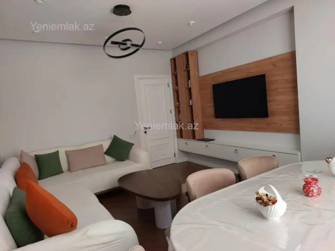 Satılır 3 otaqlı yeni tikili 110 m²