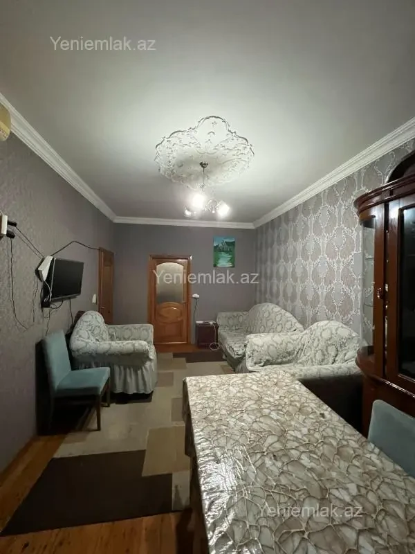 Satılır 3 otaqlı köhnə tikili 70 m²