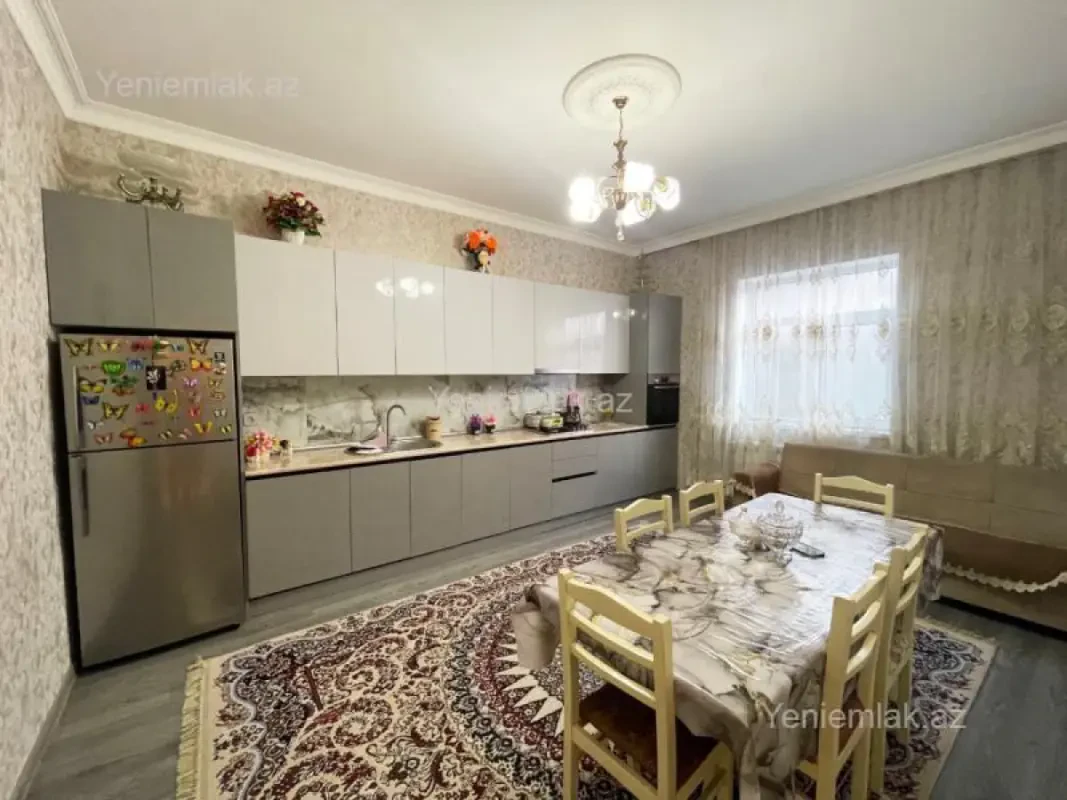 Satılır 7 otaqlı həyət evi 180 m²