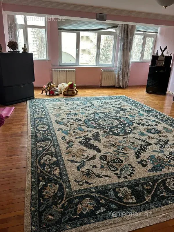 Satılır 3 otaqlı köhnə tikili 90 m²