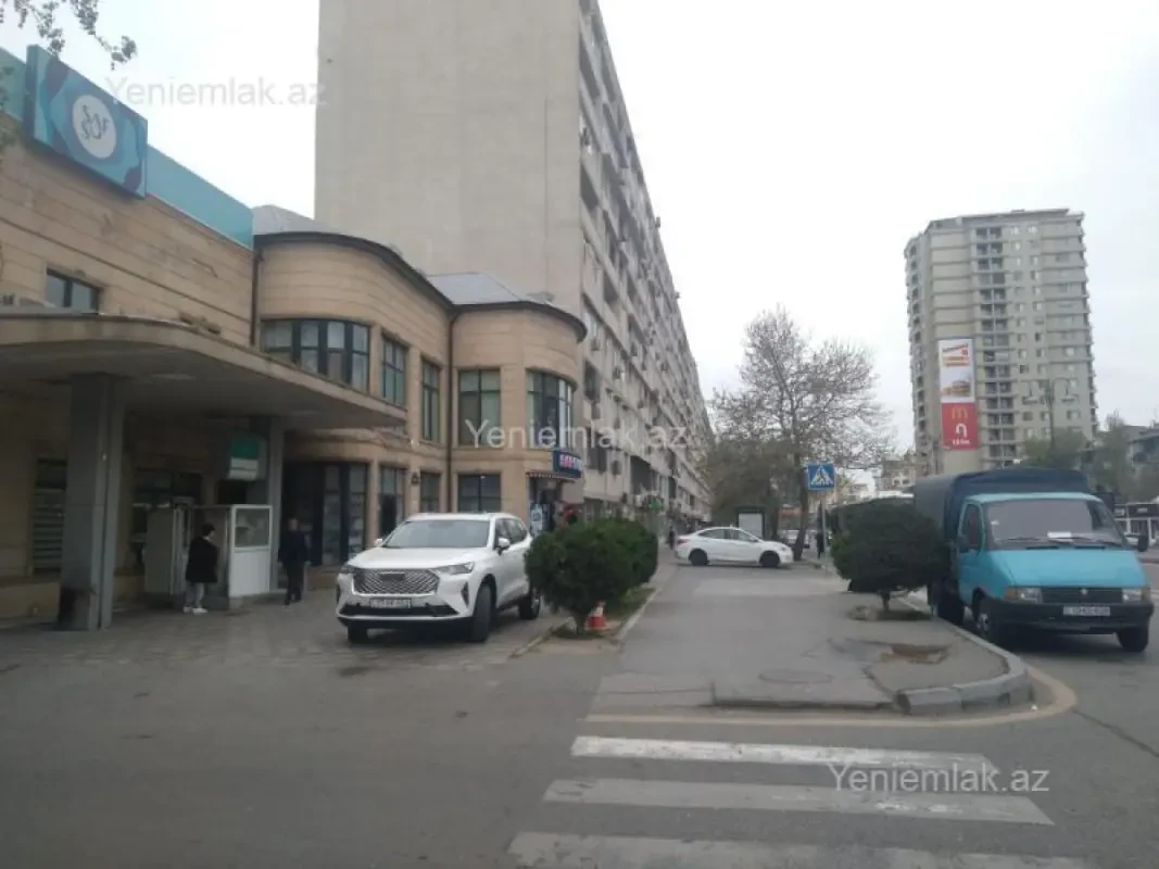 Satılır 2 otaqlı köhnə tikili 67 m²