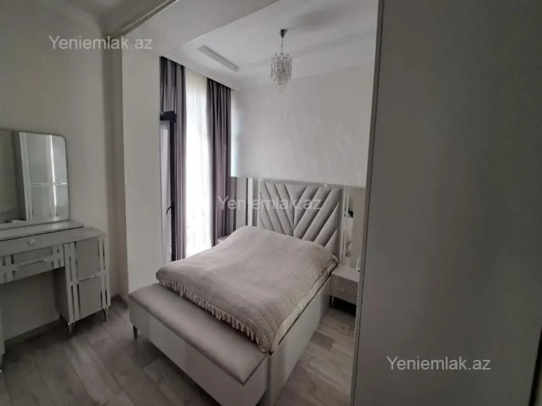 Satılır 3 otaqlı yeni tikili 75 m²