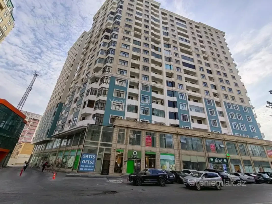 Satılır 3 otaqlı yeni tikili 130 m²