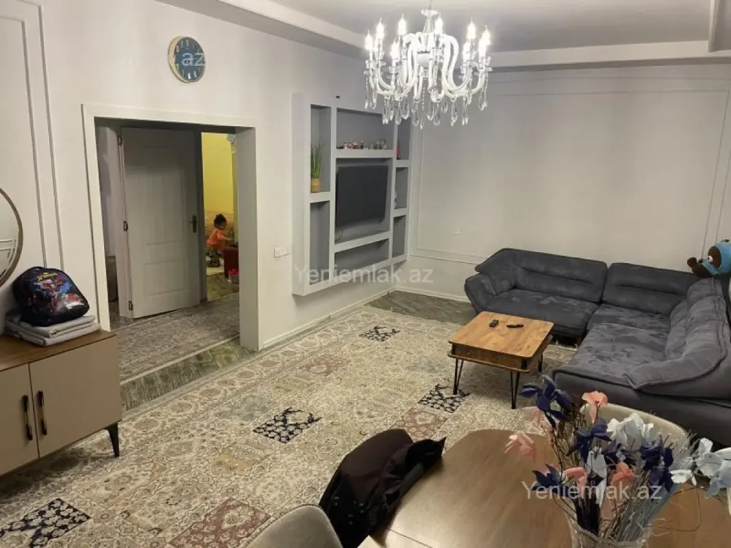 Satılır 5 otaqlı həyət evi 210 m²