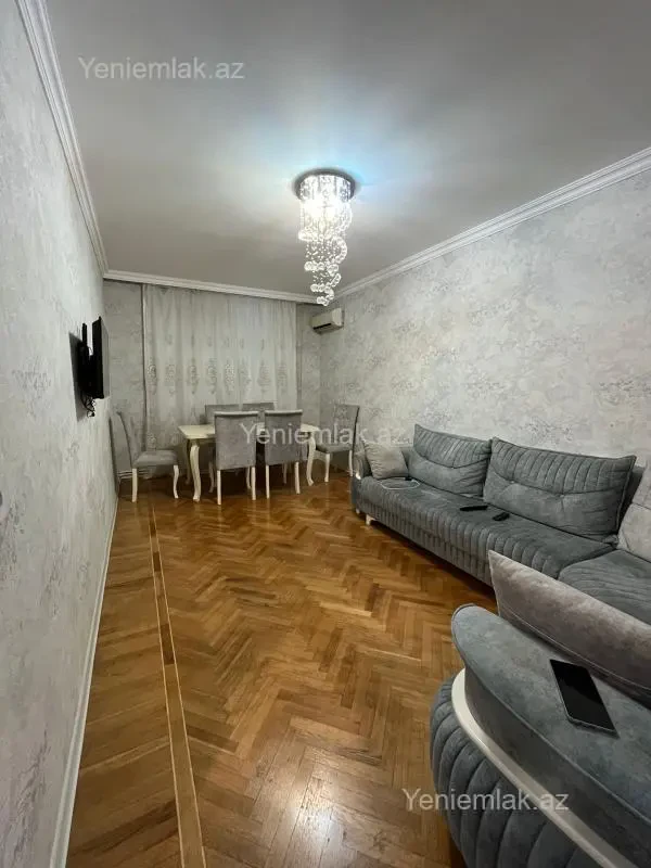 Satılır 2 otaqlı köhnə tikili 70 m²