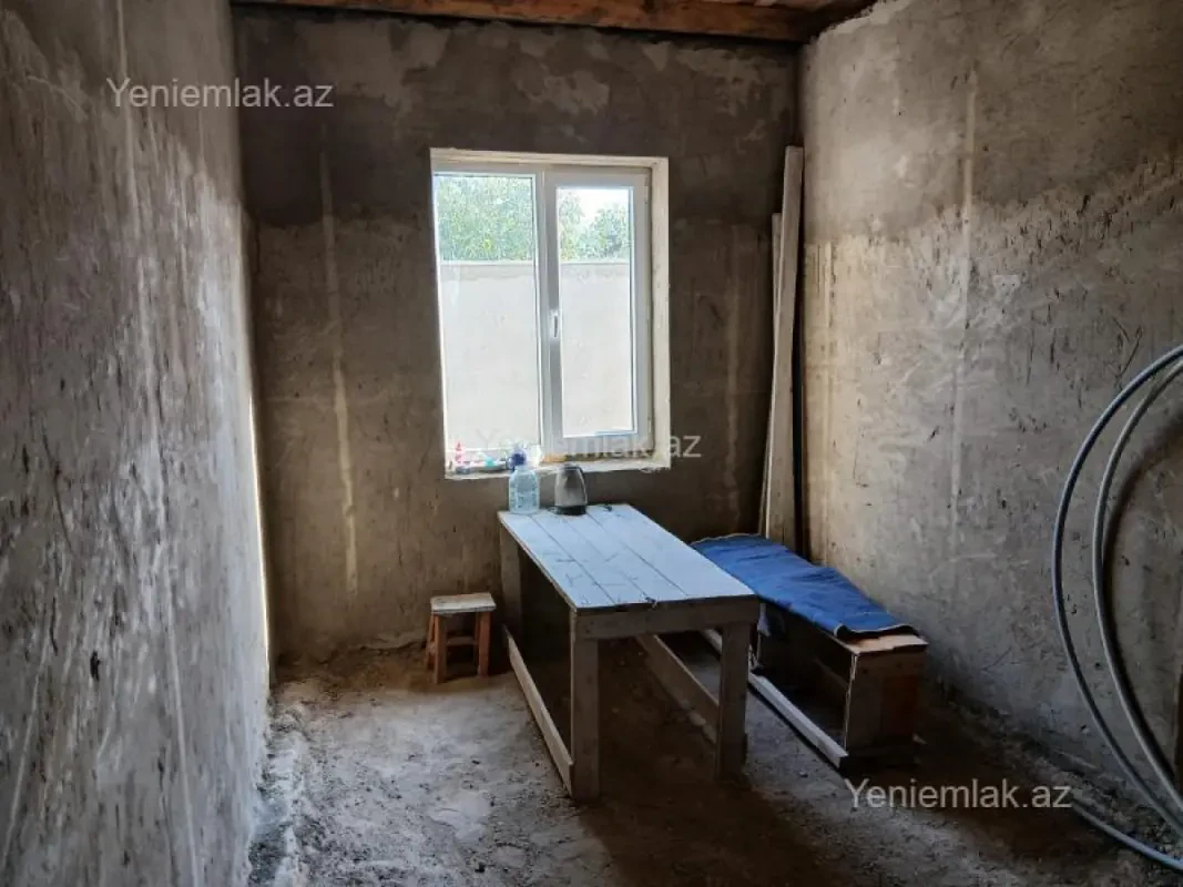 Satılır 4 otaqlı həyət evi 120 m²