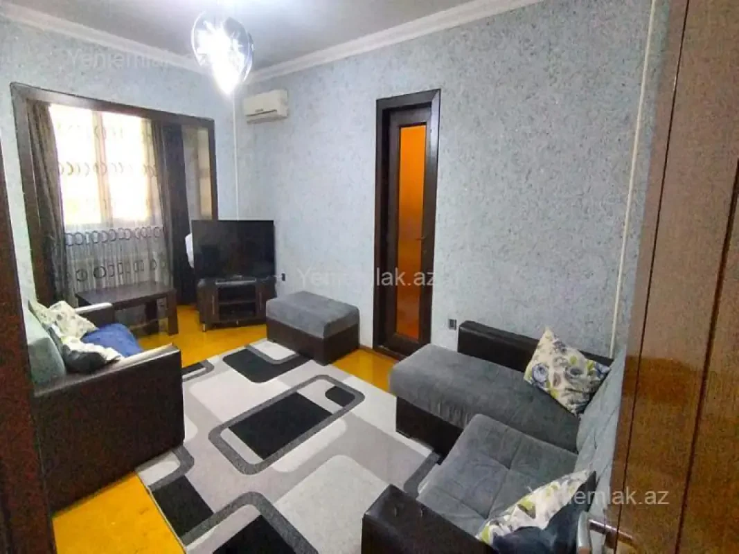 Satılır 3 otaqlı köhnə tikili 90 m²