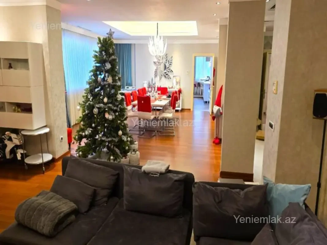 Satılır 5 otaqlı yeni tikili 250 m²