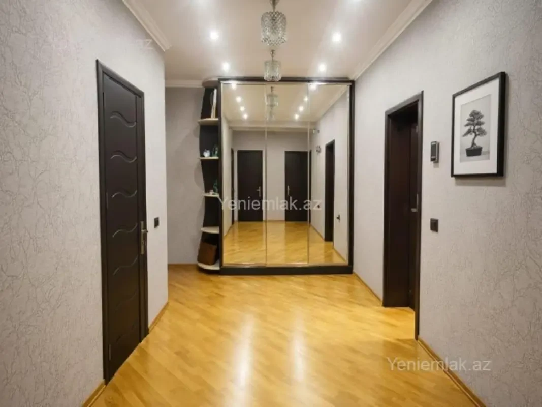 Satılır 3 otaqlı yeni tikili 120 m²