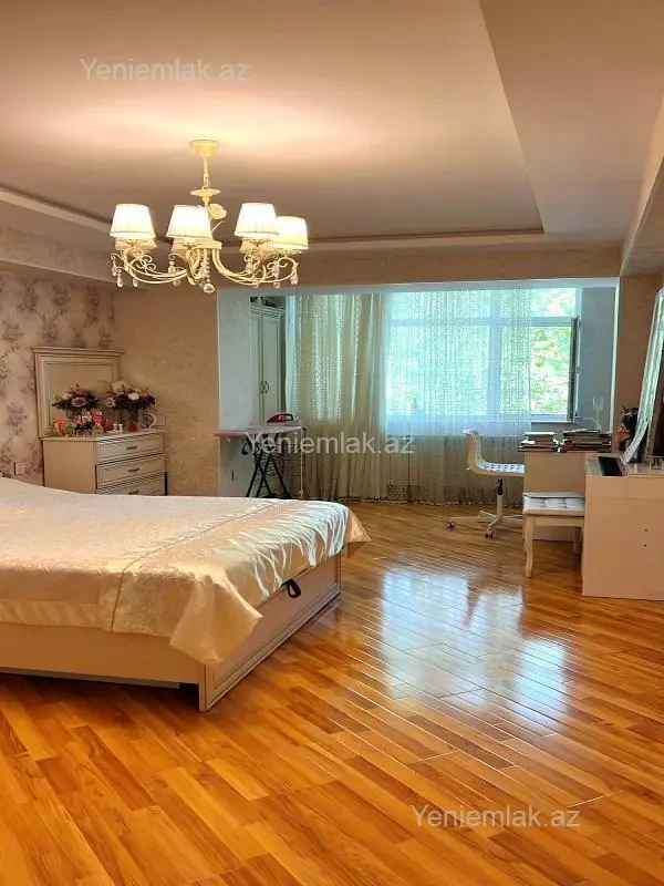 Satılır 2 otaqlı köhnə tikili 75.5 m²