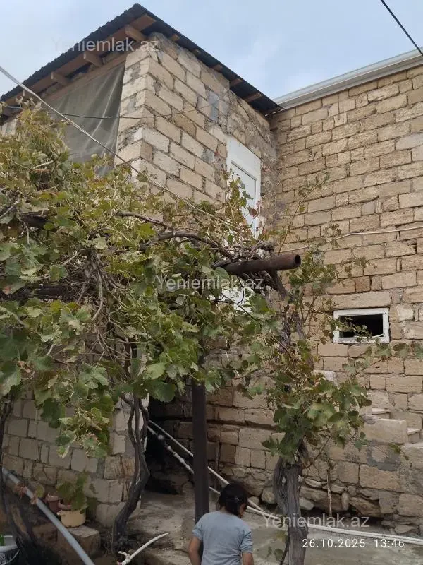 Satılır 4 otaqlı həyət evi 100 m²