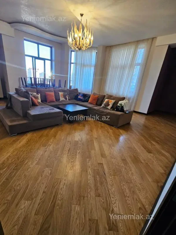 Satılır 3 otaqlı yeni tikili 178 m²