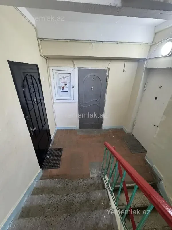 Satılır 1 otaqlı köhnə tikili 25 m²