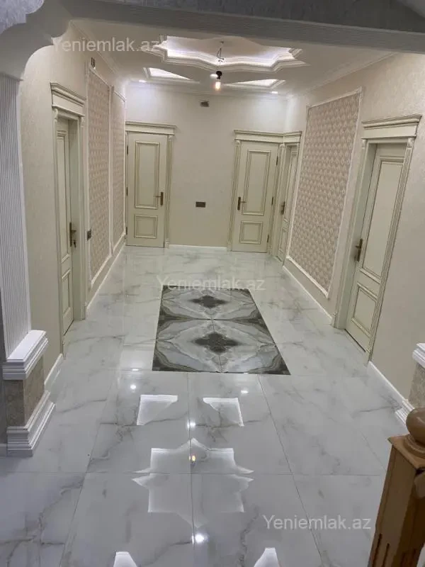 Satılır 8 otaqlı həyət evi 140 m²