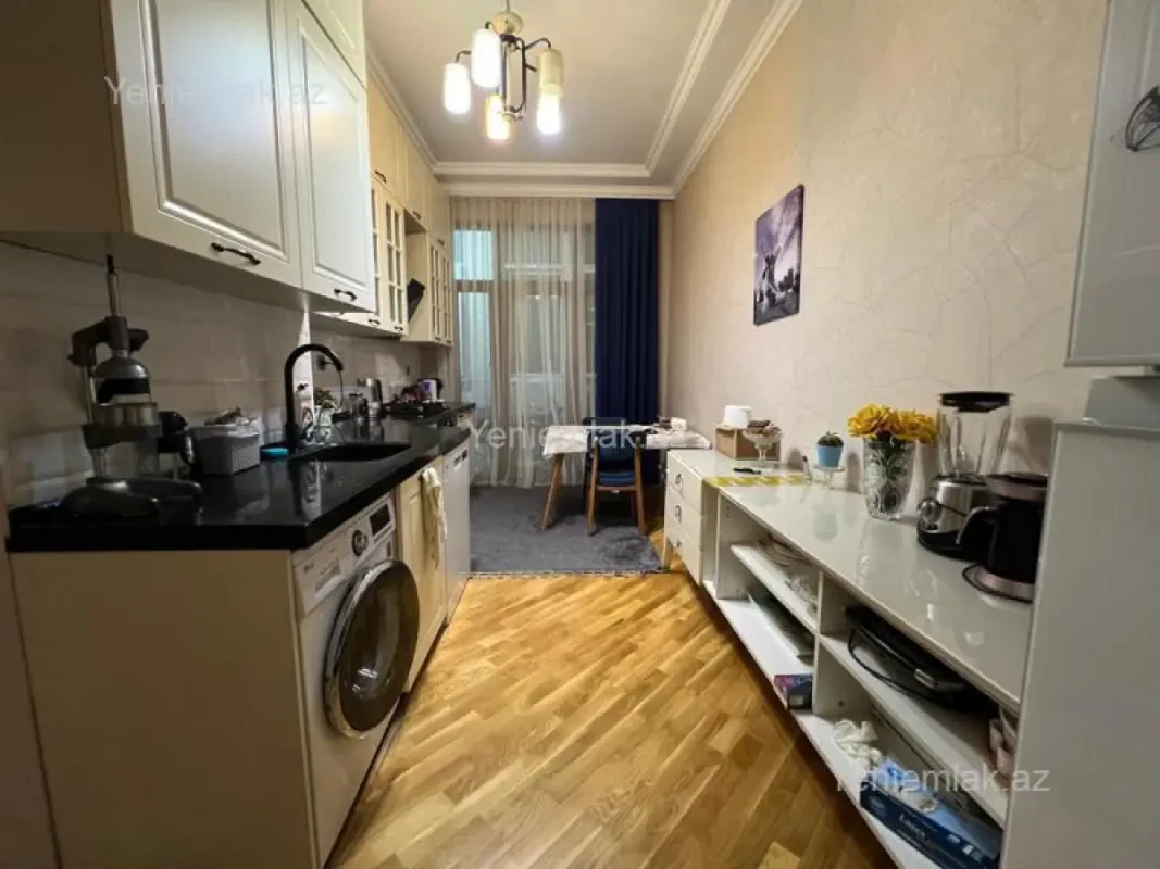 Satılır 3 otaqlı yeni tikili 101 m²