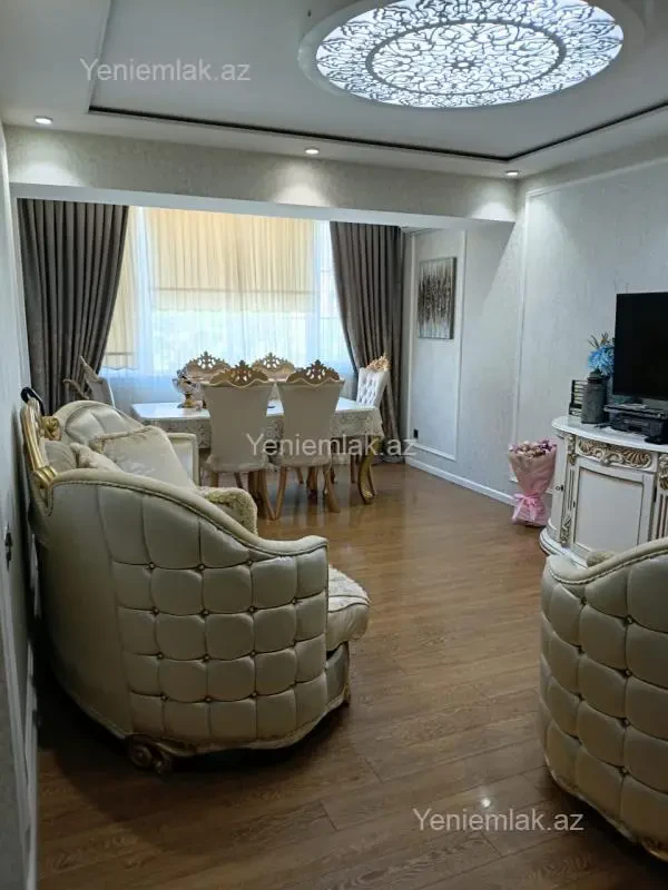 Satılır 3 otaqlı köhnə tikili 88 m²