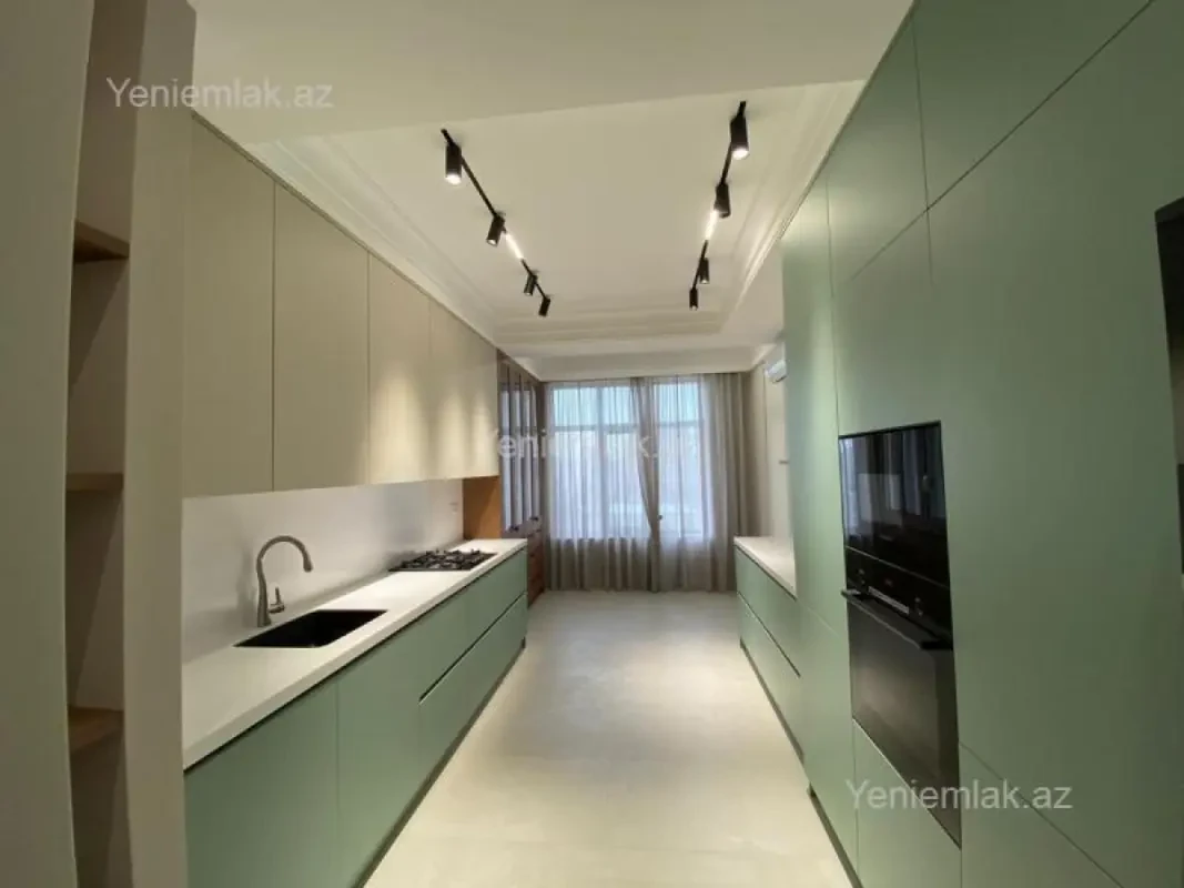 Satılır 3 otaqlı yeni tikili 137 m²