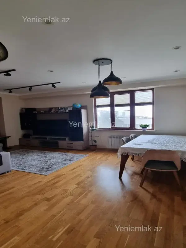 Satılır 3 otaqlı yeni tikili 85 m²