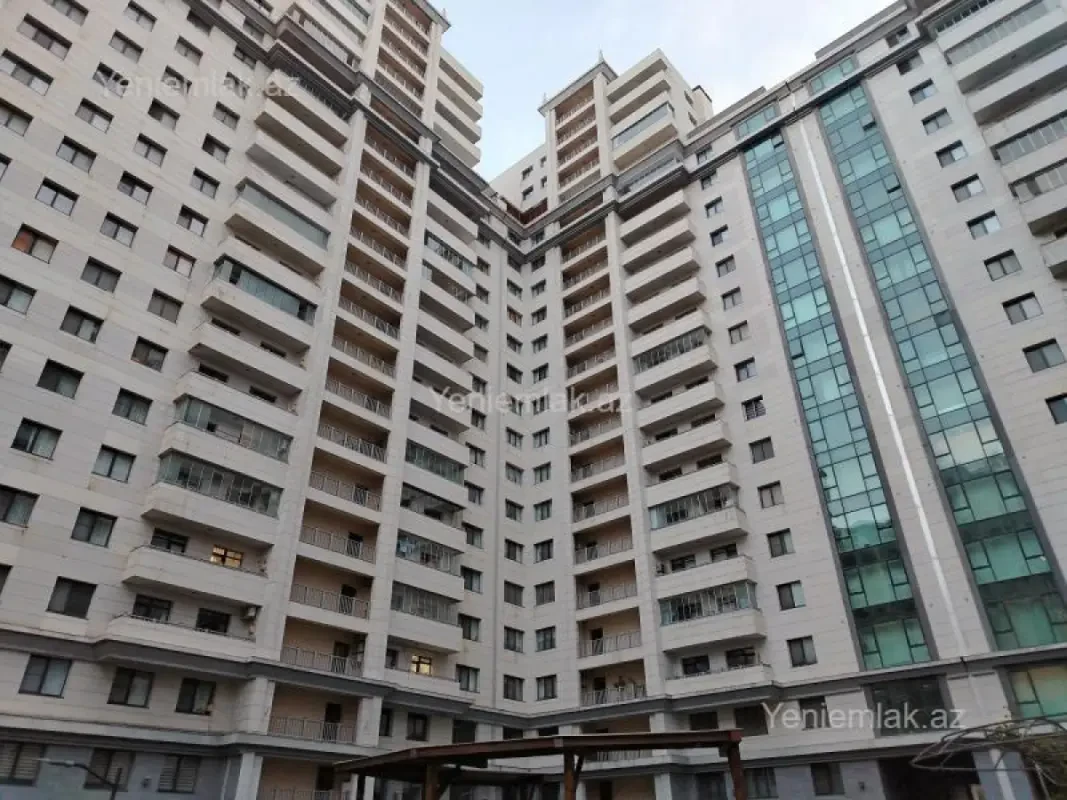Satılır 3 otaqlı yeni tikili 155 m²