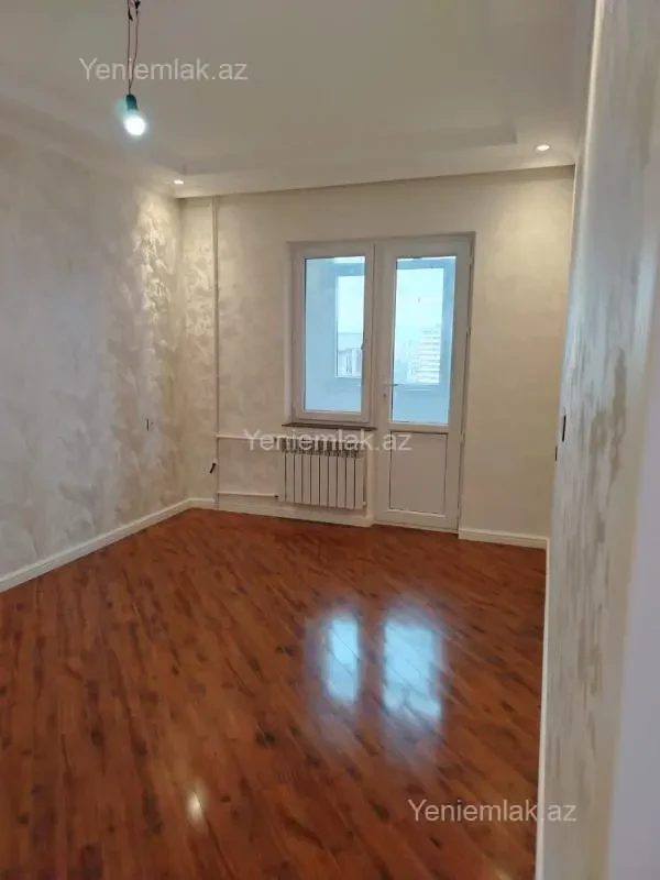 Satılır 2 otaqlı köhnə tikili 65 m²