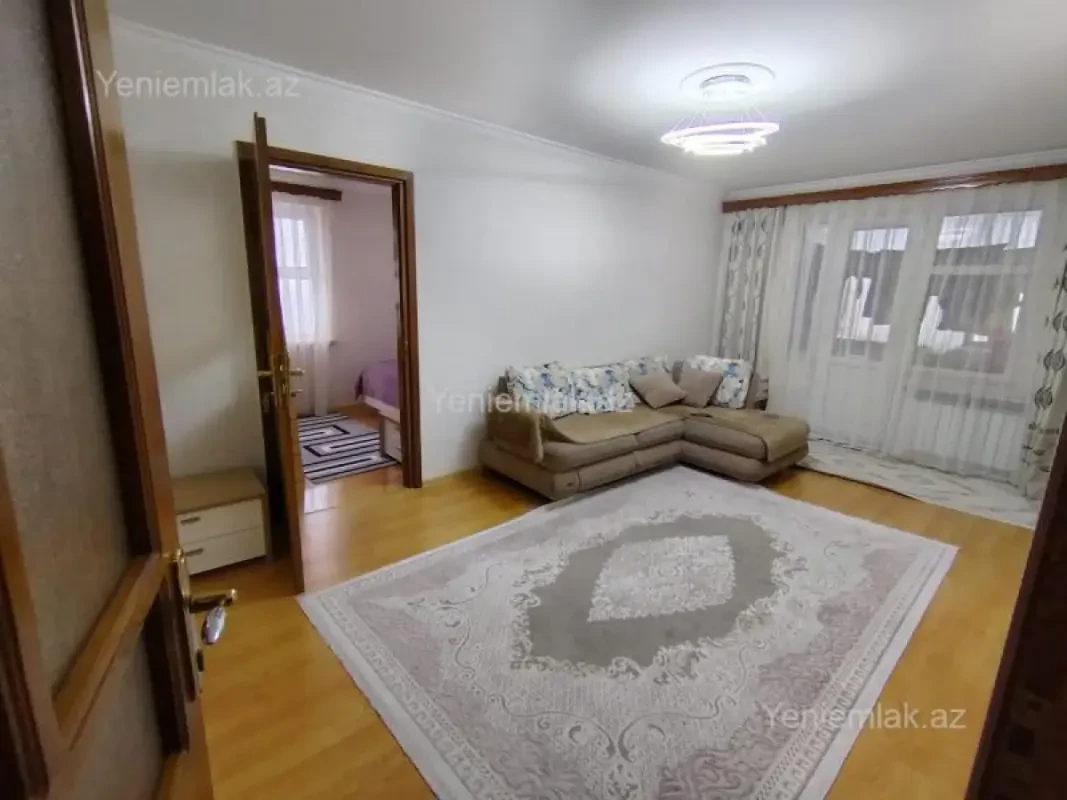 Satılır 2 otaqlı köhnə tikili 55 m²