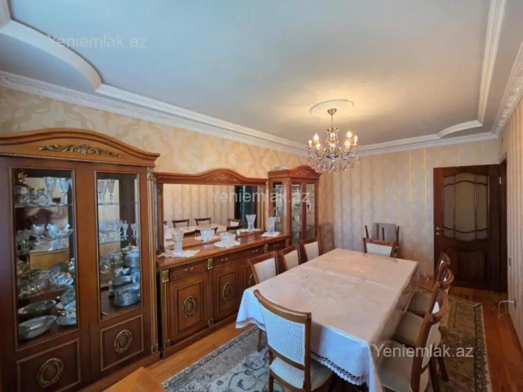 Satılır 4 otaqlı köhnə tikili 100 m²