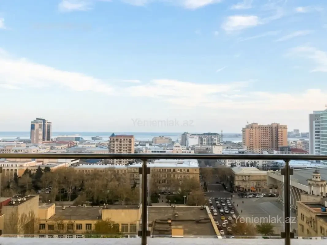 Satılır 4 otaqlı yeni tikili 222 m²