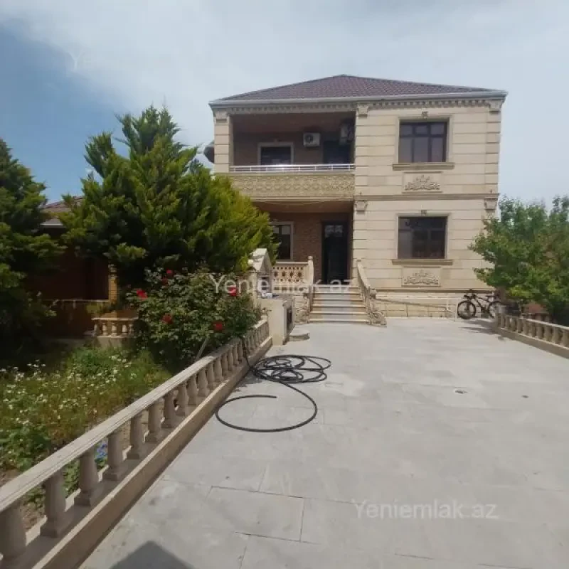 Satılır 5 otaqlı həyət evi 250 m²