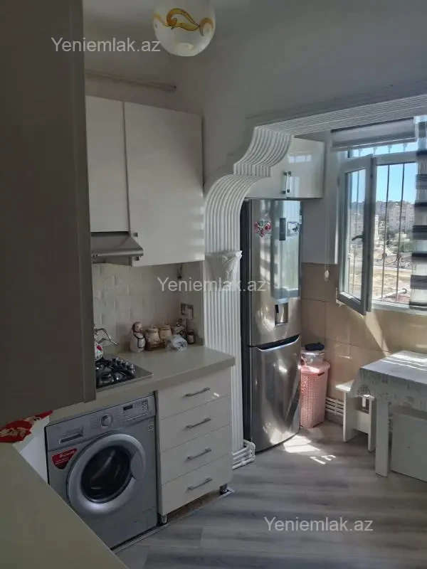 Satılır 2 otaqlı köhnə tikili 60 m²