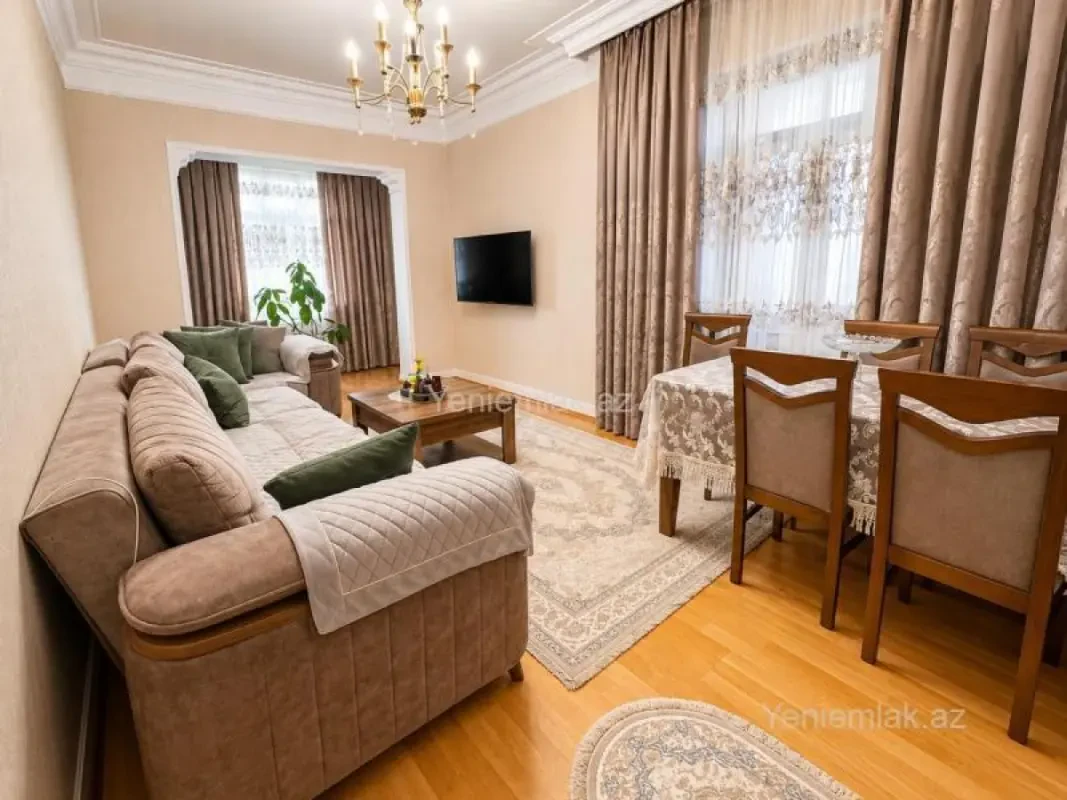 Satılır 4 otaqlı köhnə tikili 120 m²