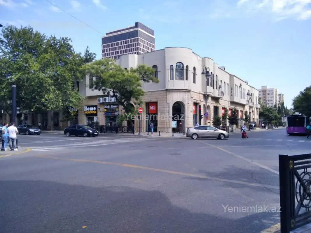 Satılır 1 otaqlı köhnə tikili 38 m²