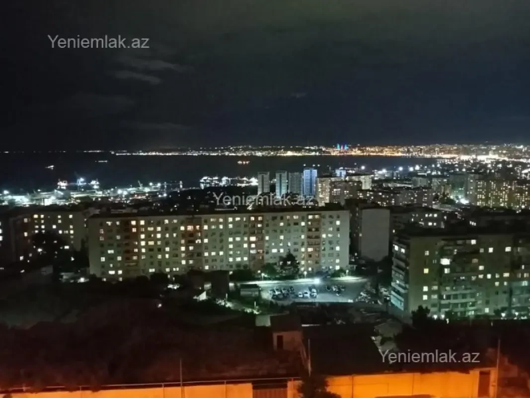Satılır 3 otaqlı köhnə tikili 90 m²